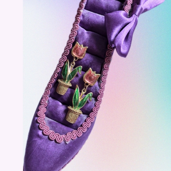 Avon Pink Tulip Dangling Earrings - Picture 2 of 9